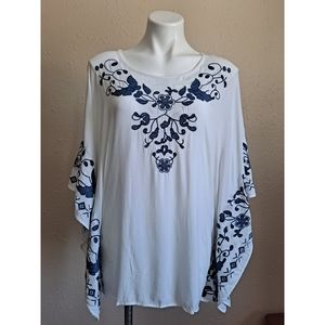 Monoreno Embroidered Blouse Top